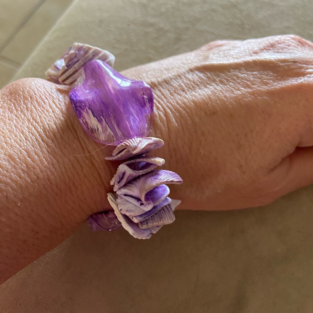Purple sea shell stretchable braclet